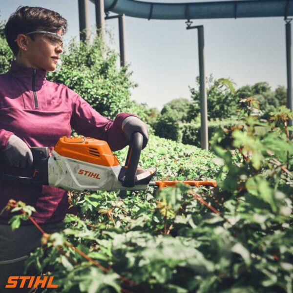 STIHL HSA 140 T батериски ножици за жива ограда (Само уред)